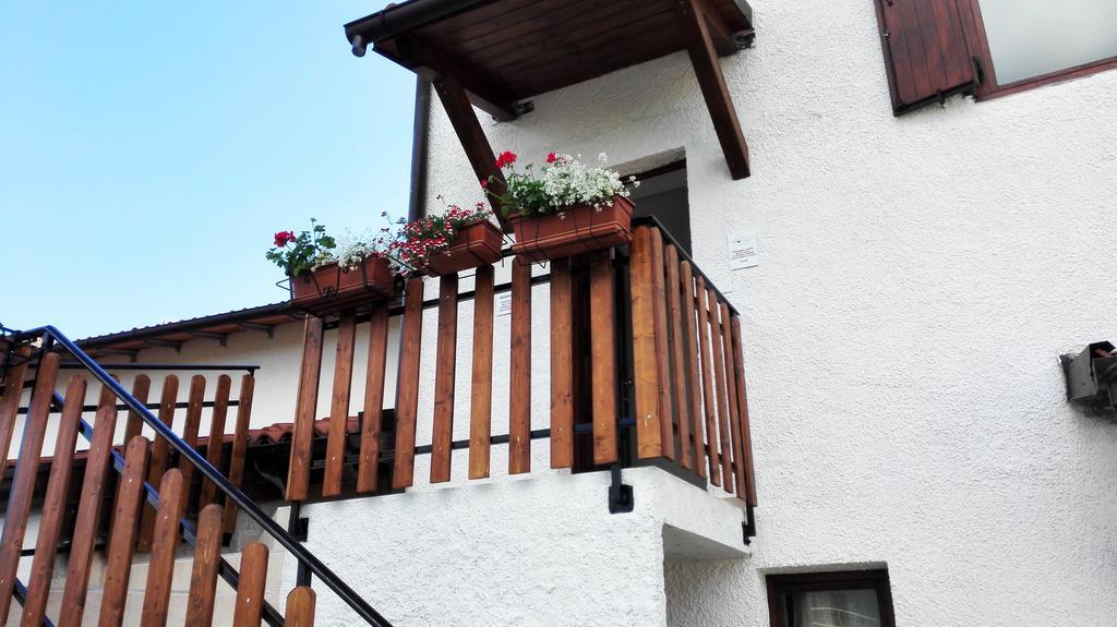 Hotel Dal Rosso San Floriano del Cóllio Exterior foto